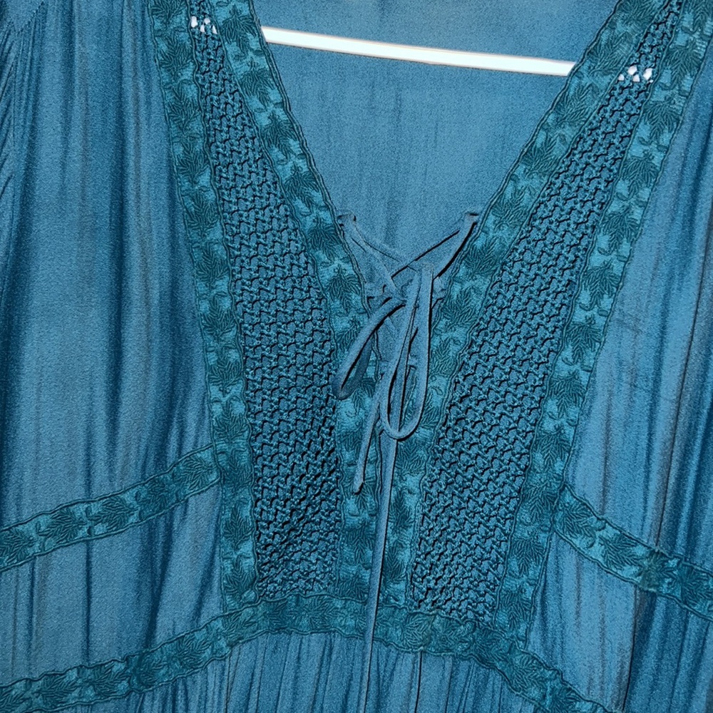 Blouse 💦 - Picture 3 of 3